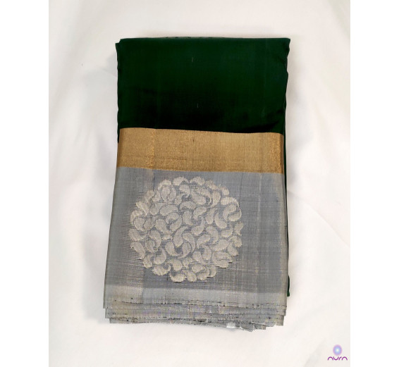 Green Emerald Kanchipuram silk saree with contrast silver grey pallu